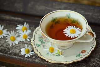 From Herbal Teas to Savoury Crackers and Nuts: How You Can Successfully Snack at Work
