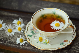 From Herbal Teas to Savoury Crackers and Nuts: How You Can Successfully Snack at Work